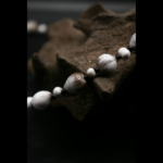 GOUTTELETTE_COLLIER_ARTISANAL_GRAINES_002