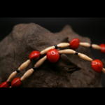 PAVONINA_COLLIER_ARTISANAL_GRAINES_005
