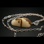 AKARUIO_COLLIER_ARTISANAL_GRAINES_008