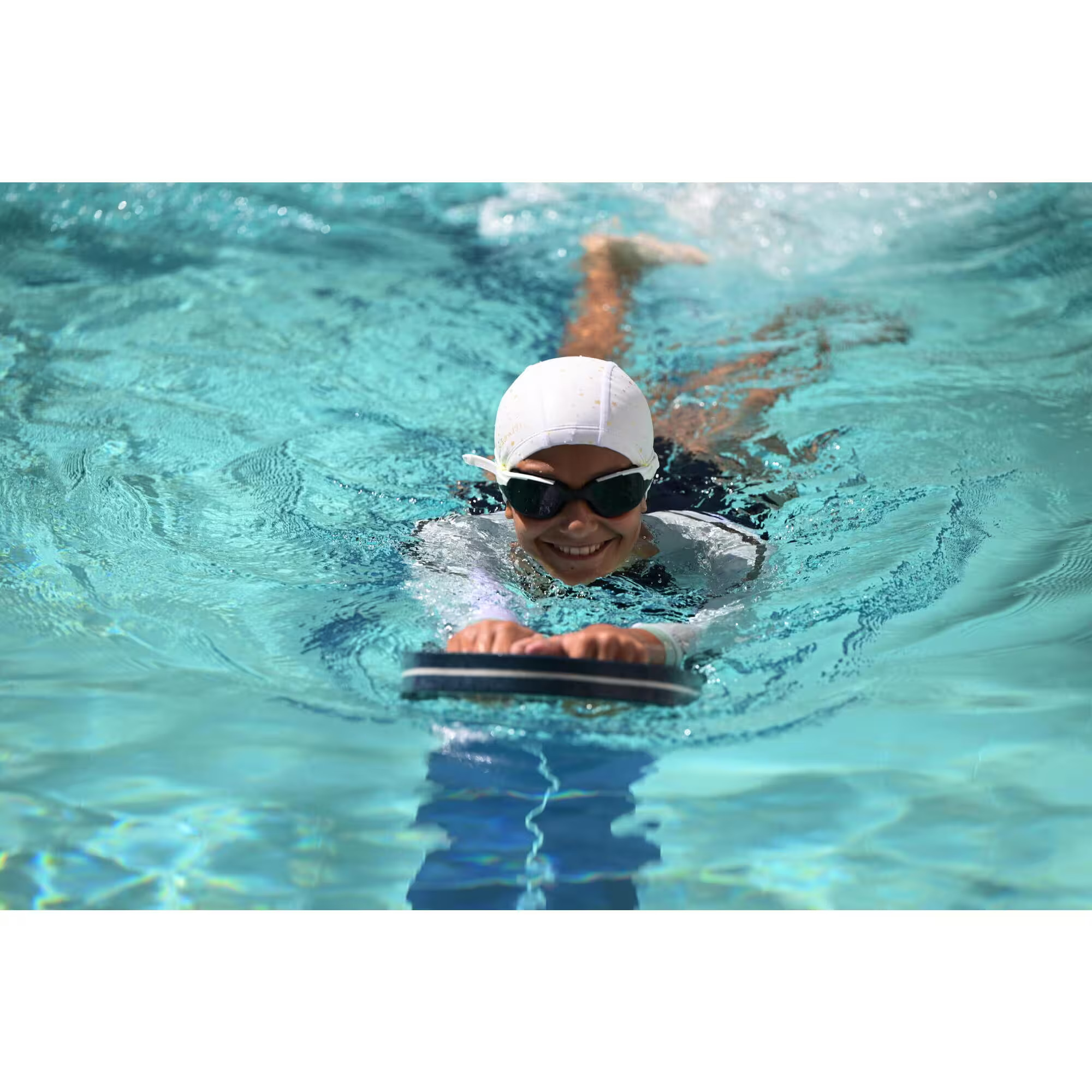 lunettes-de-natation-spirit-verres-polarises-grande-taille-blanc-noir (1)