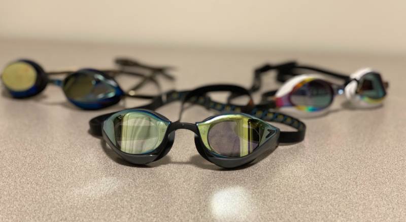 Découvrez notre comparatif 2026 entre la combinaison Arena Cobra Ultra Swipe et la Speedo Fastskin Pure Focus. Analysez leurs performances, confort et technologies pour choisir celle qui boostera vos performances en natation.