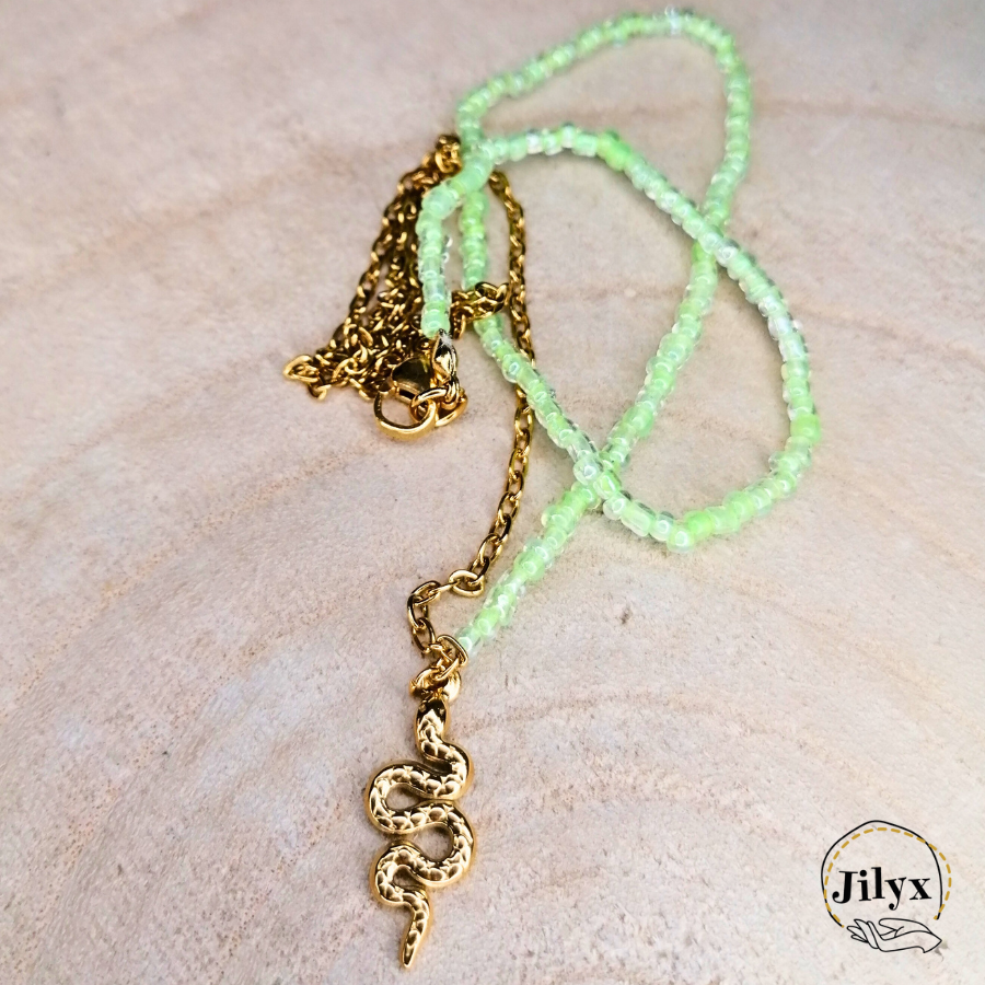 Collier bi matière serpent vert bois