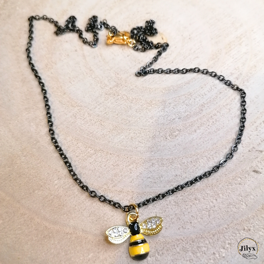 Collier avec pendentif abeille noir bois