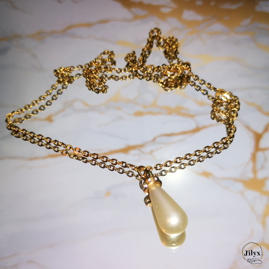 Collier avec pendentif perle en forme de goutte marbre