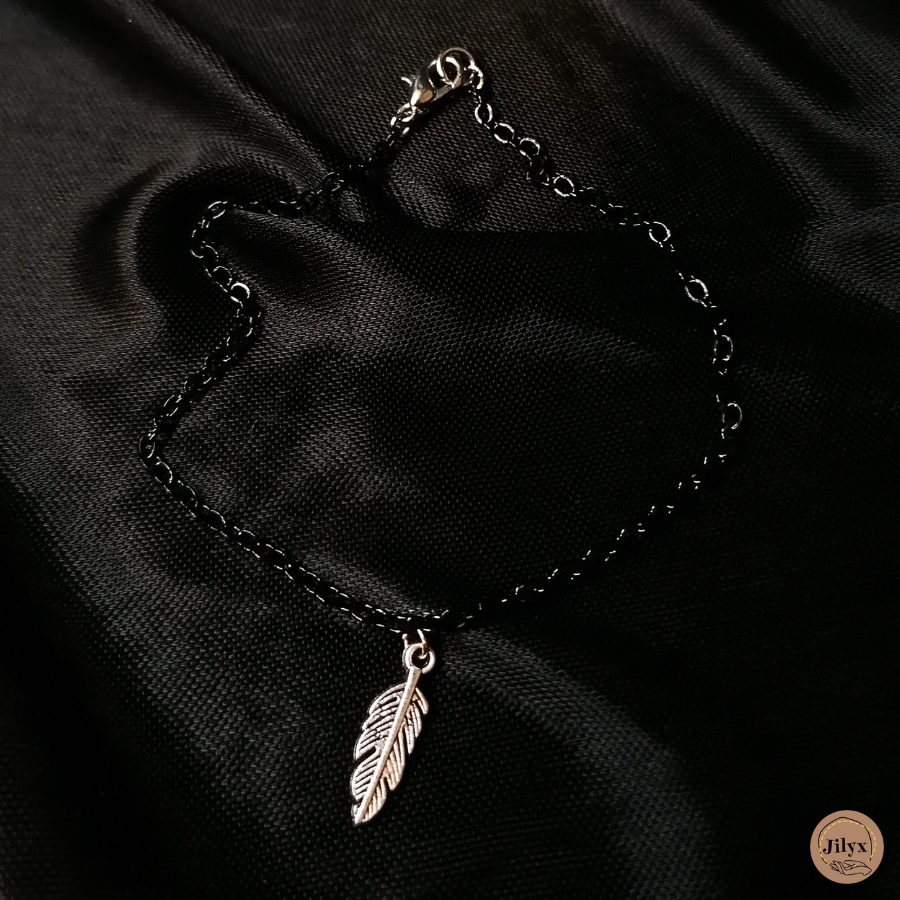 Bracelet pendentif plume noir et argent satin