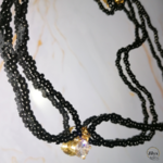 Collier ras de cou noir avec pendentif strass doré marbre