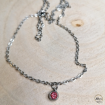 Collier argenté avec pendentif strass rose bois