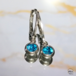 Boucles doreille argentée strass bleu marbre