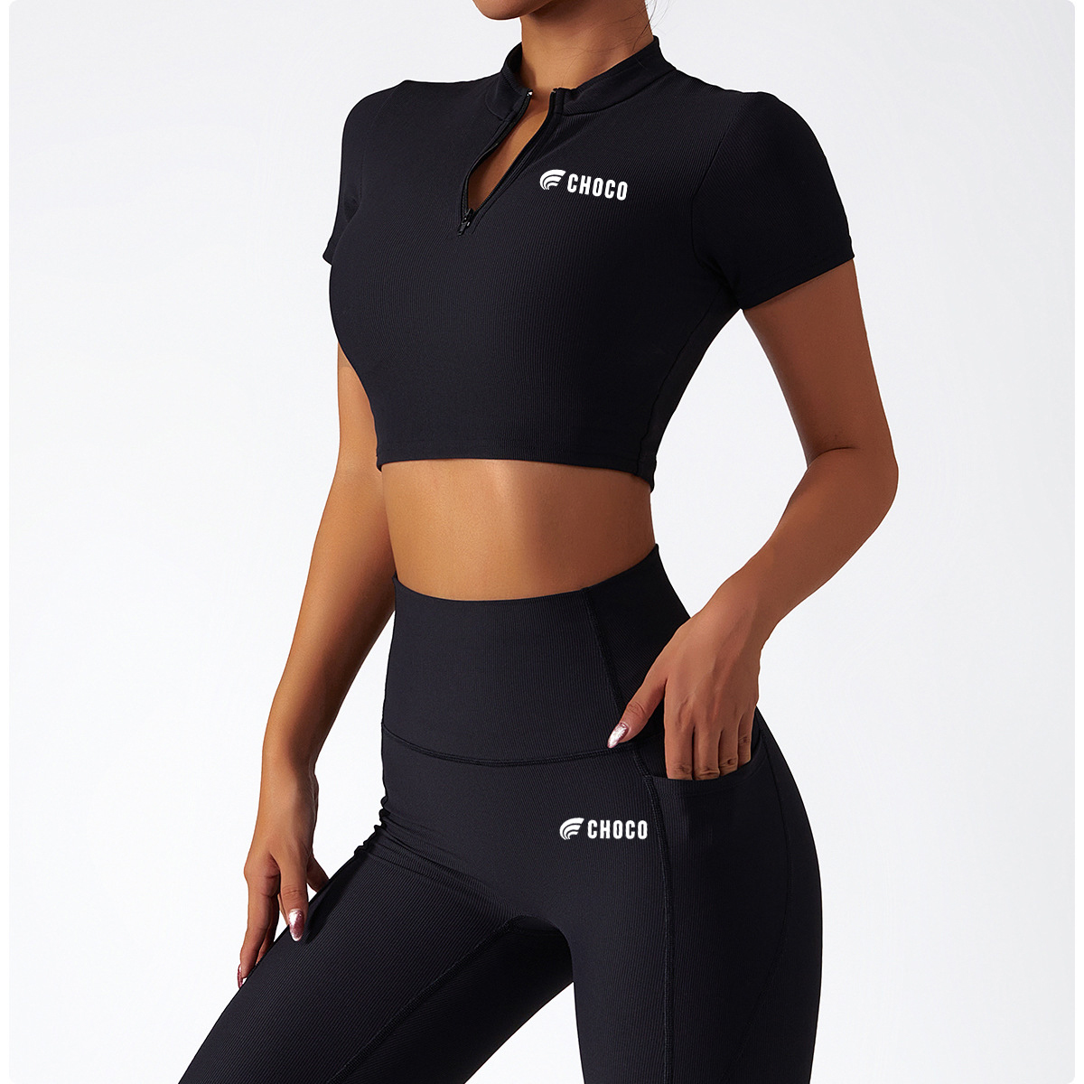 T-SHIRT ZIPPER SHORT SLEEVE - BLACK