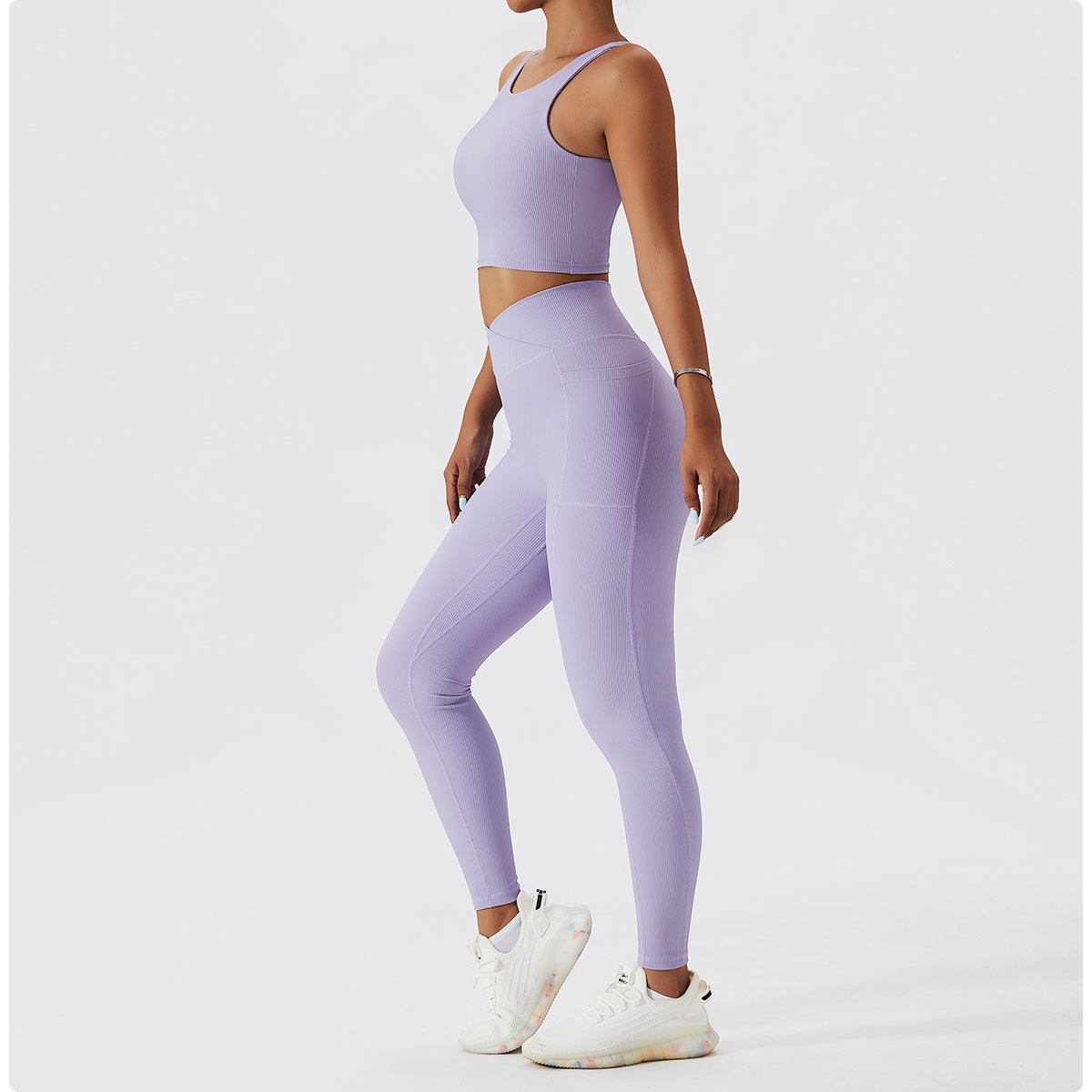 sleeveless top with leggings (5)