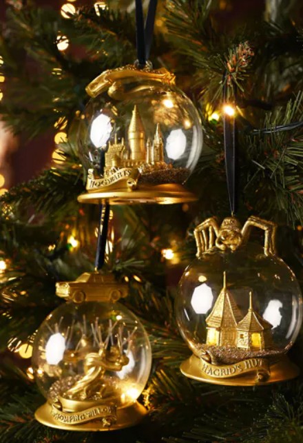 BOULE DE NOEL CABANE DE HAGRID WB655 5