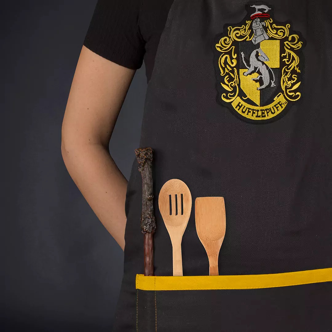 Tablier Poufsouffle - Harry Potter CR4114 4