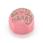 Gâteau d’anniversaire de Harry - Toyllectible Pufflums™ - Harry Potter NN7303 (1)