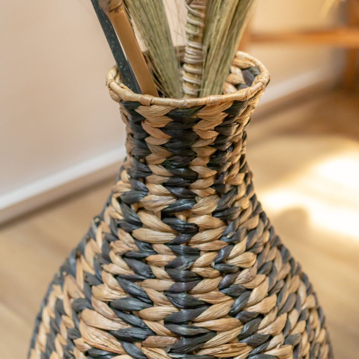 Vase DAYANA Jacinthe deau Naturel et Noir 07