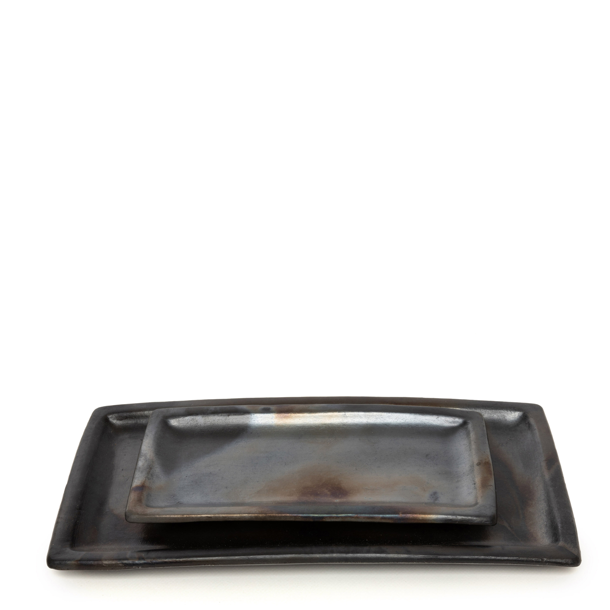 2 plats burned terre cuite noirs