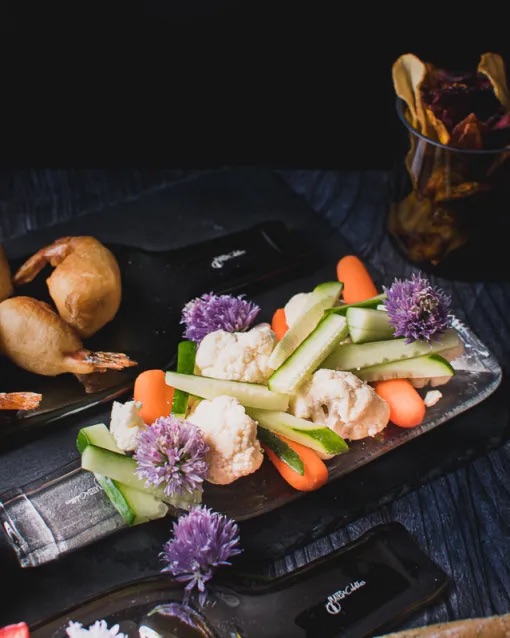 plates-et-culotees-plate-crudites-fond-noir-1-5-HD