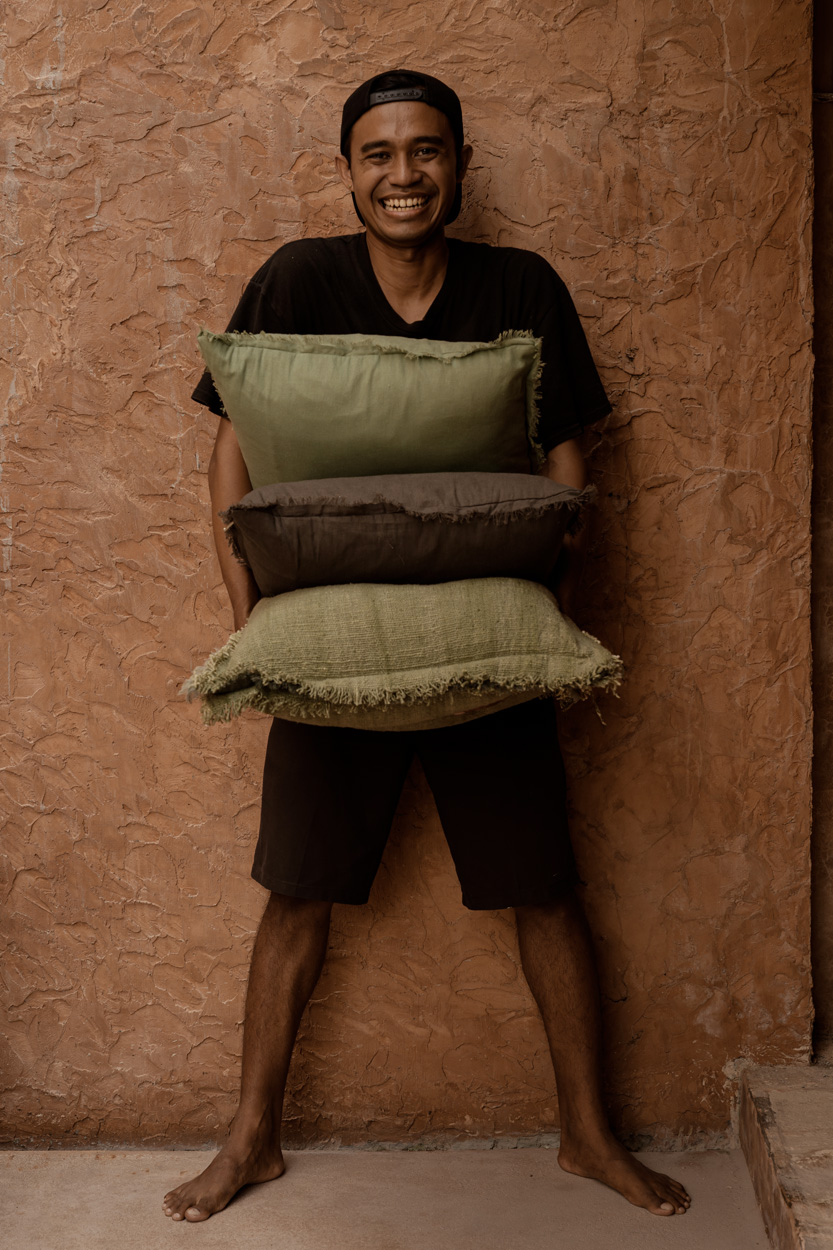 Coussin vert olive carré 50cm x50cm