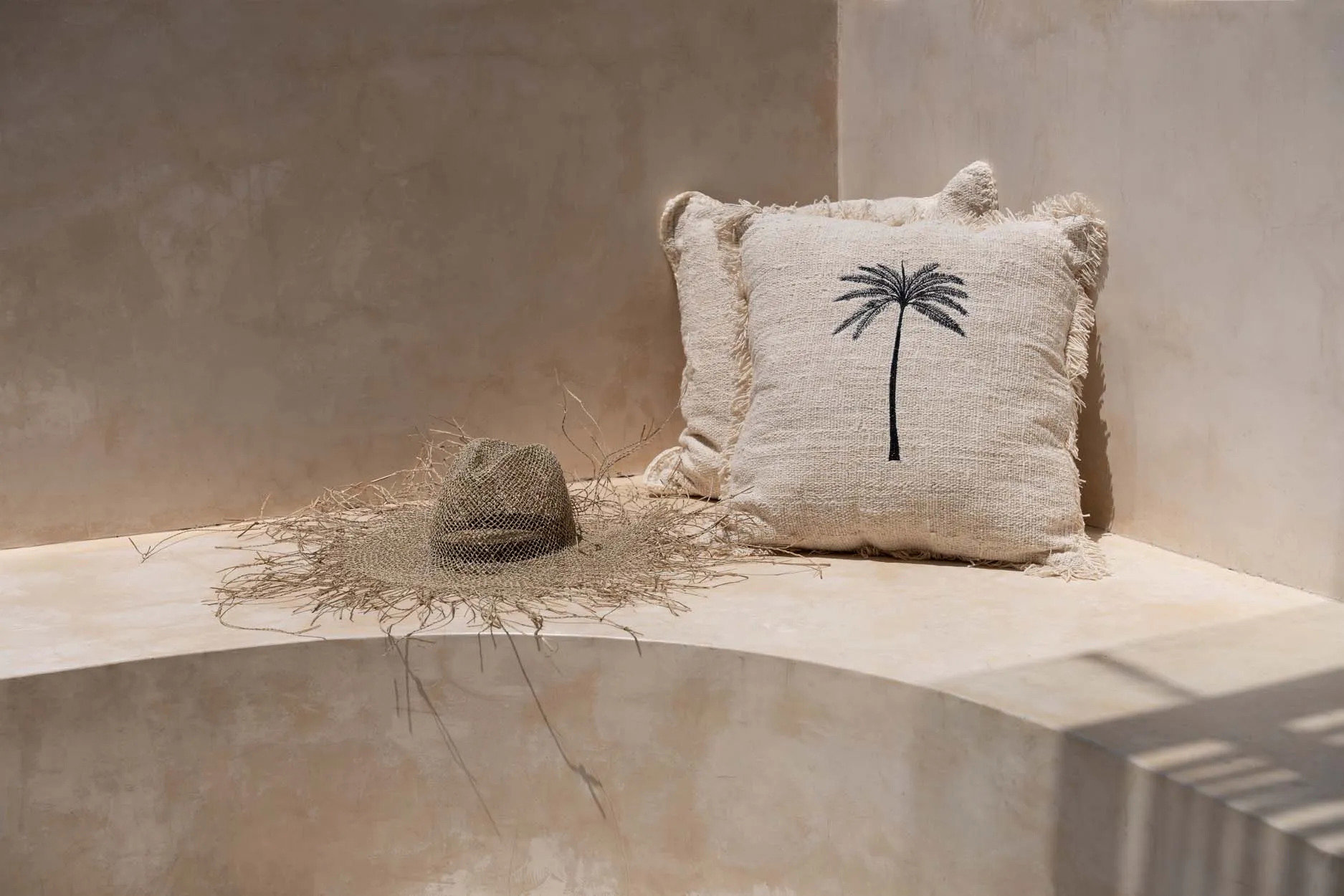 0-the-gili-palm-cushion-cover-natural-black