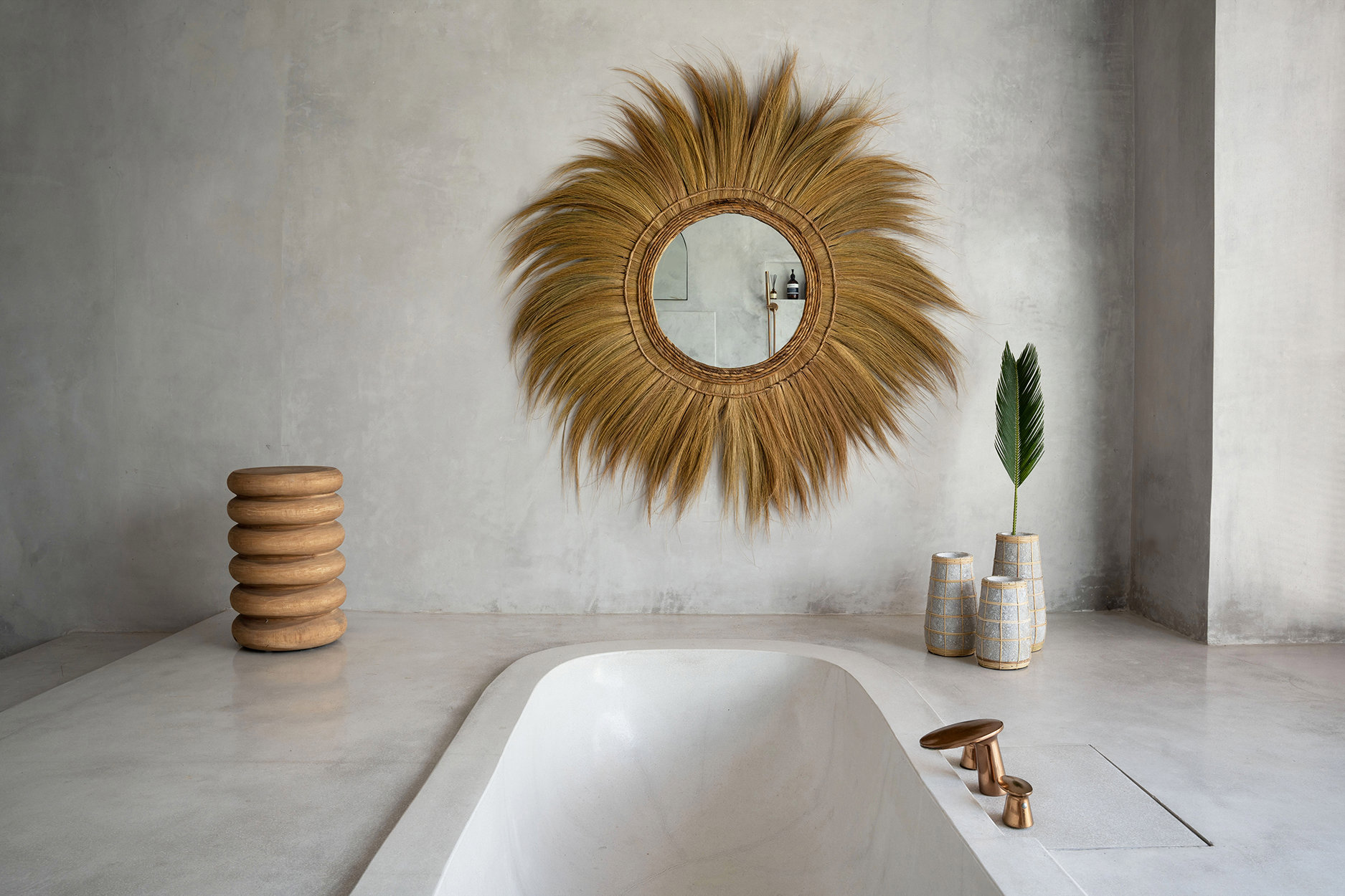 Tabouret Umiko présenté dans une salle de bain, mise en scène d’intérieur.