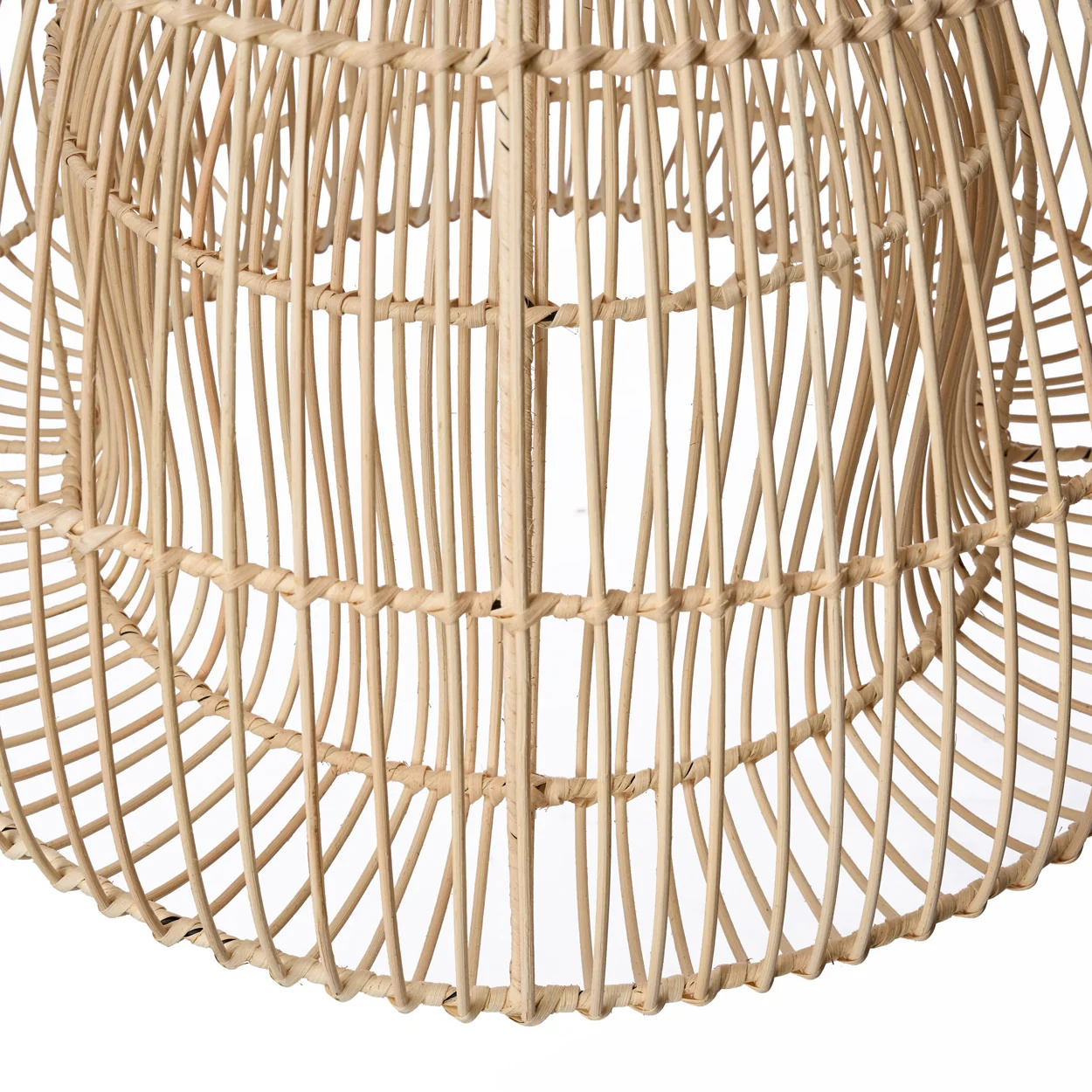 Suspension naturelle en rotin Matcha Whisk, vue sous un autre angle