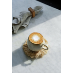 Grand café dans mug beige céramique du Portugal