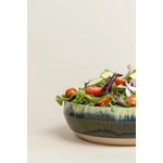 Salade composée servi dans saladier céramique Azeitona bleu et vert