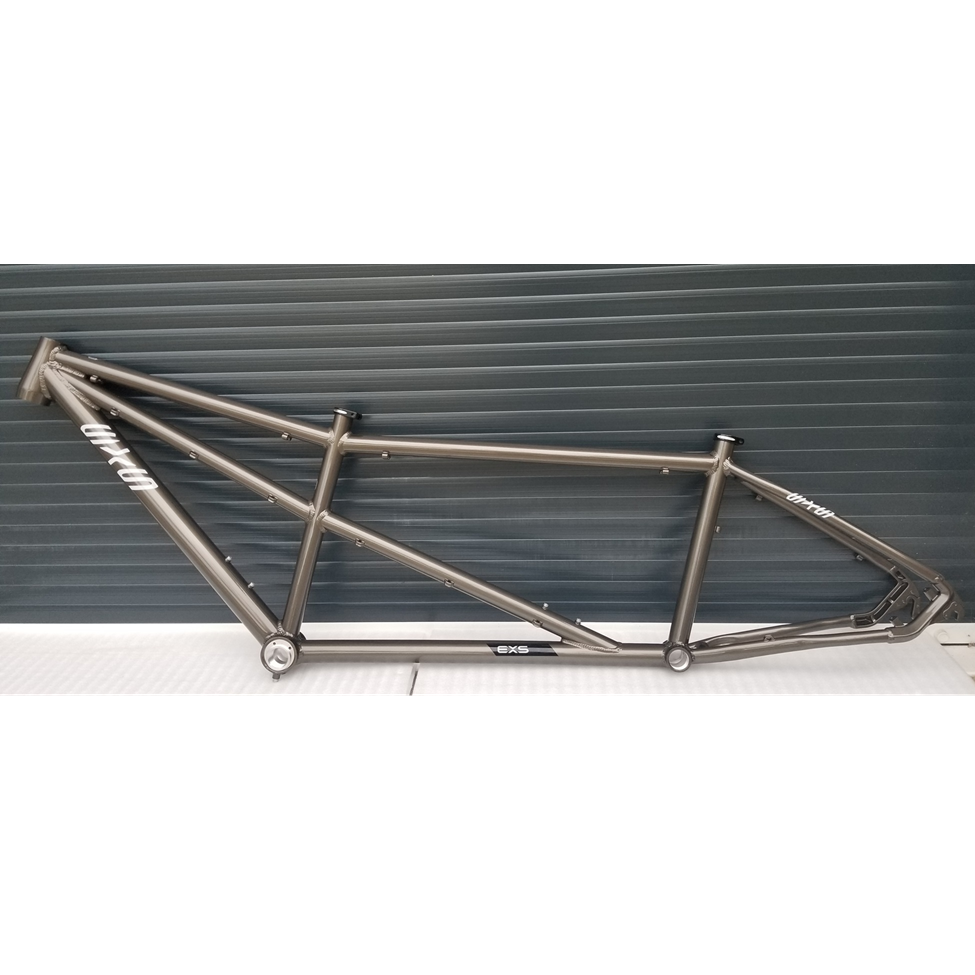 cadre_tandem_vtt_c187431_45_exs_ardoise_metallisee_f1_finition_brillant_decor_blanc_2