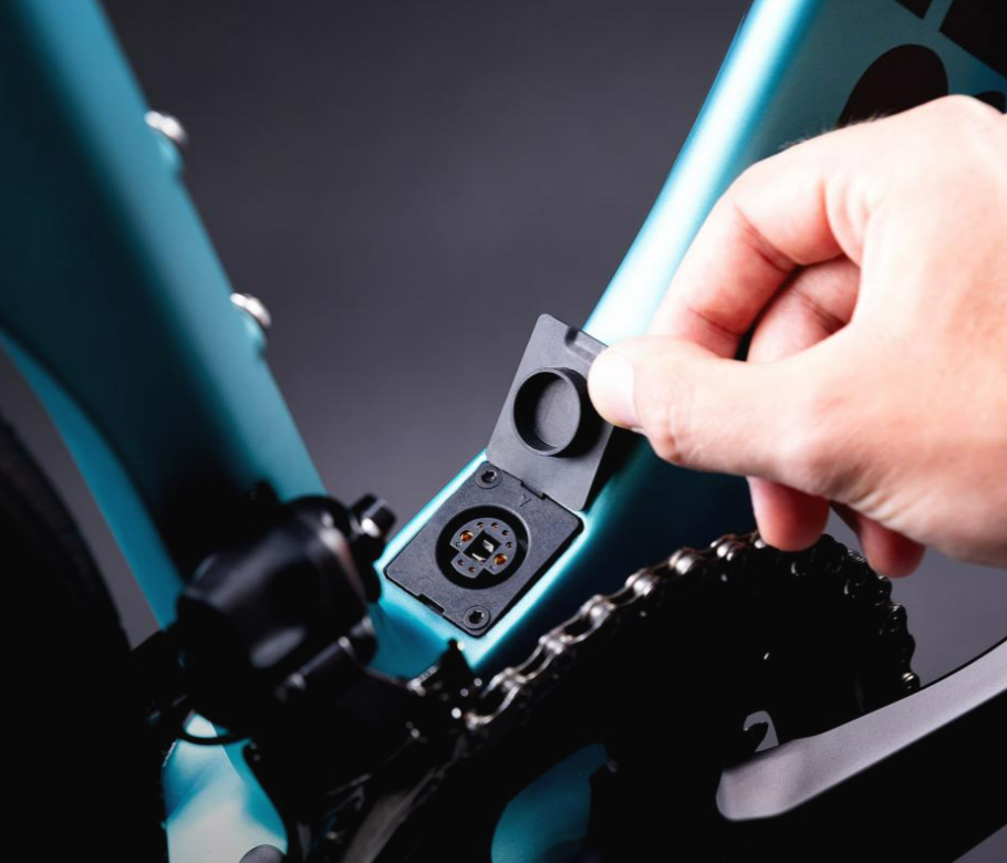 e_oltre_velo_electrique_route_mahle_x30_250wh_bianchi_10
