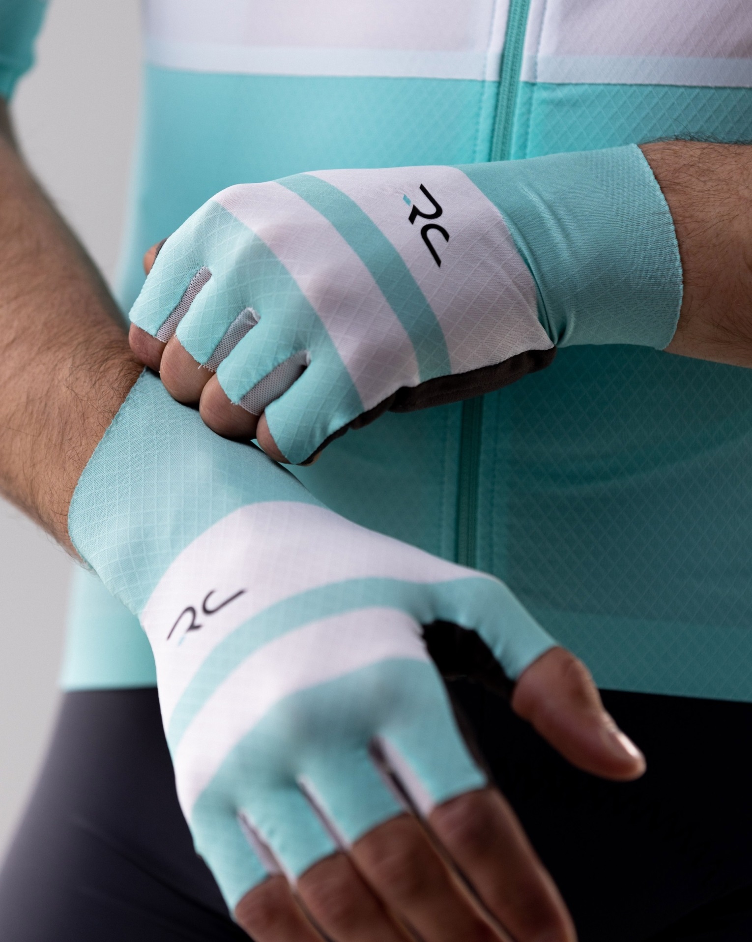 rc_icon_999_gants_blanc_celeste_bianchi_3