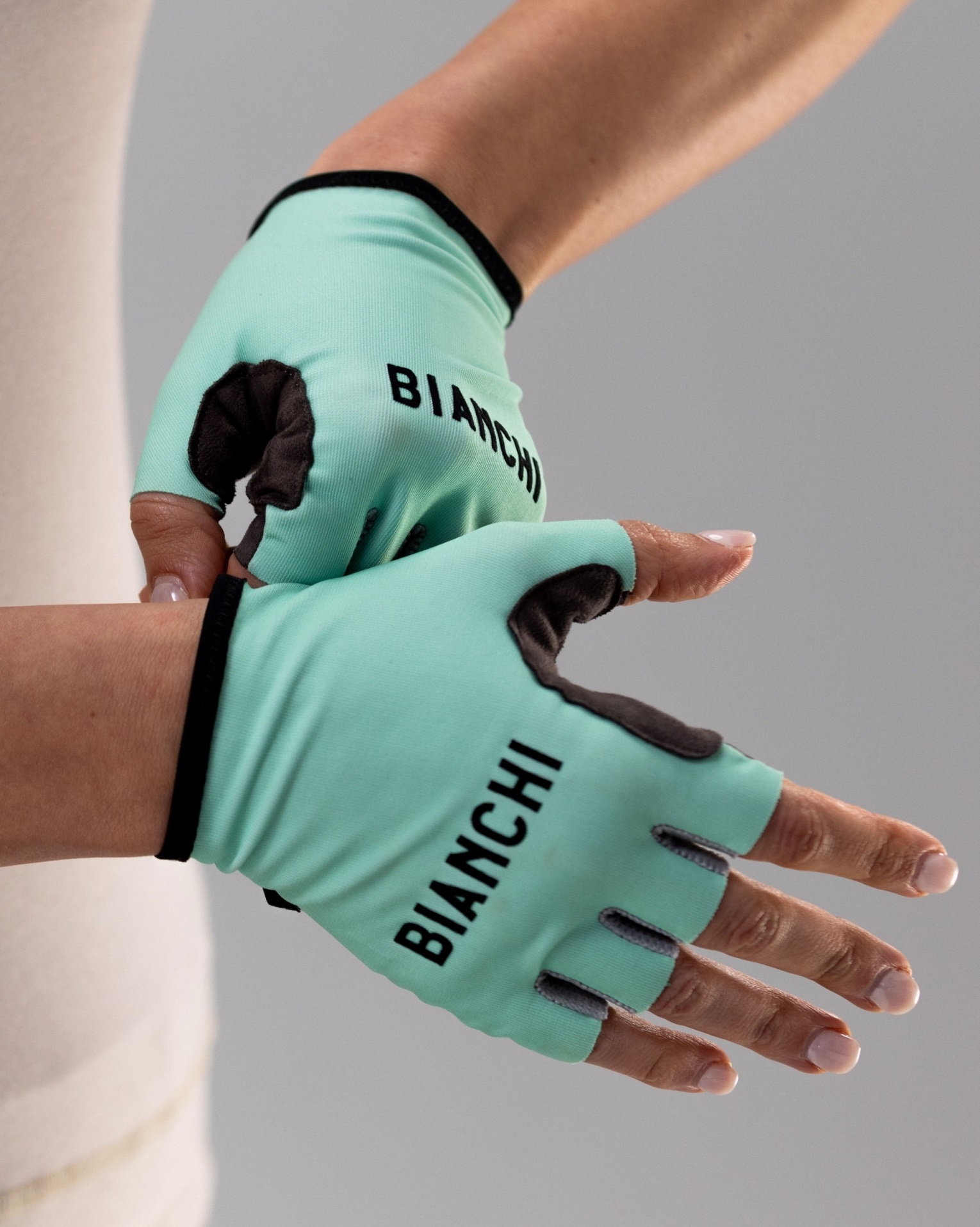 lifestyle_gravel_gants_bianchi_3