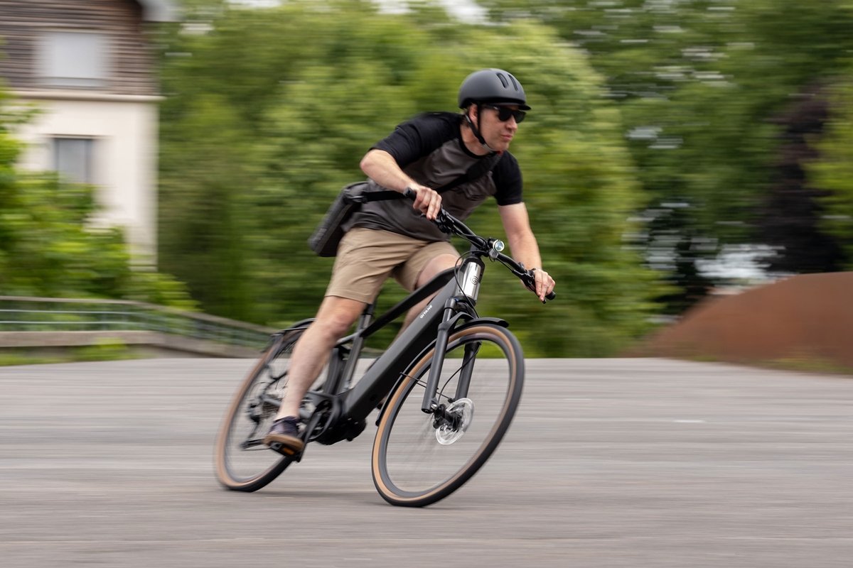 g_life_intense_commuter_vtc_electrique_trekking_noir_gitane_2024_2