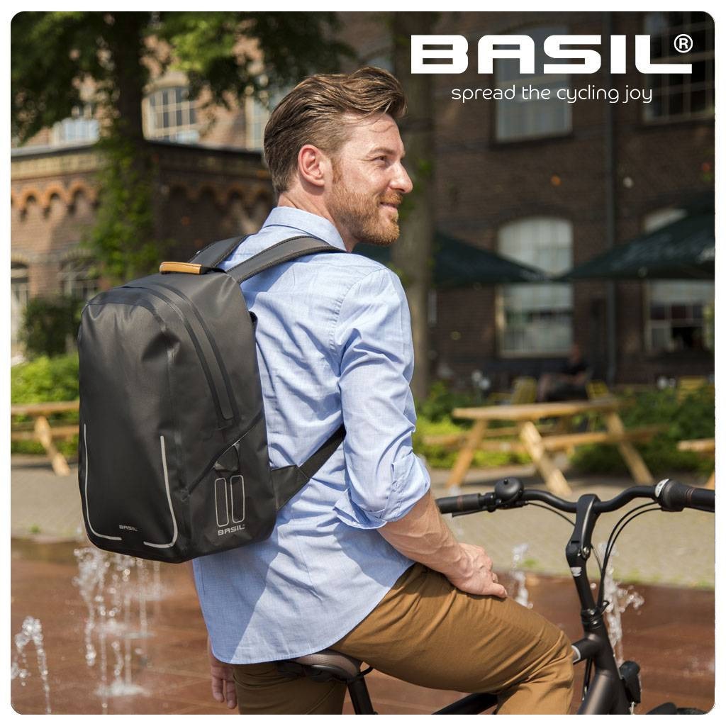 sacoche_arriere_sac_a_dos_urban_dry_backpack_hook_on_system_17l_noir_c9452249_basil_7