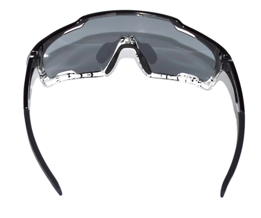 amsterdam_lunettes_polarized_noire_outdoor_master_4