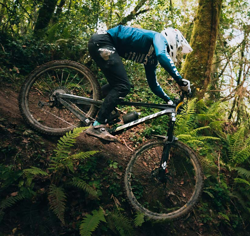 kern_en_vtt_suspendu_carbone_sunn_enduro_2025