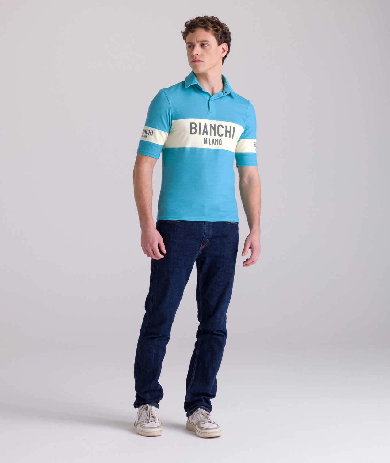 retro_polo_lifestyle_celeste_bianchi_milano_2025_3