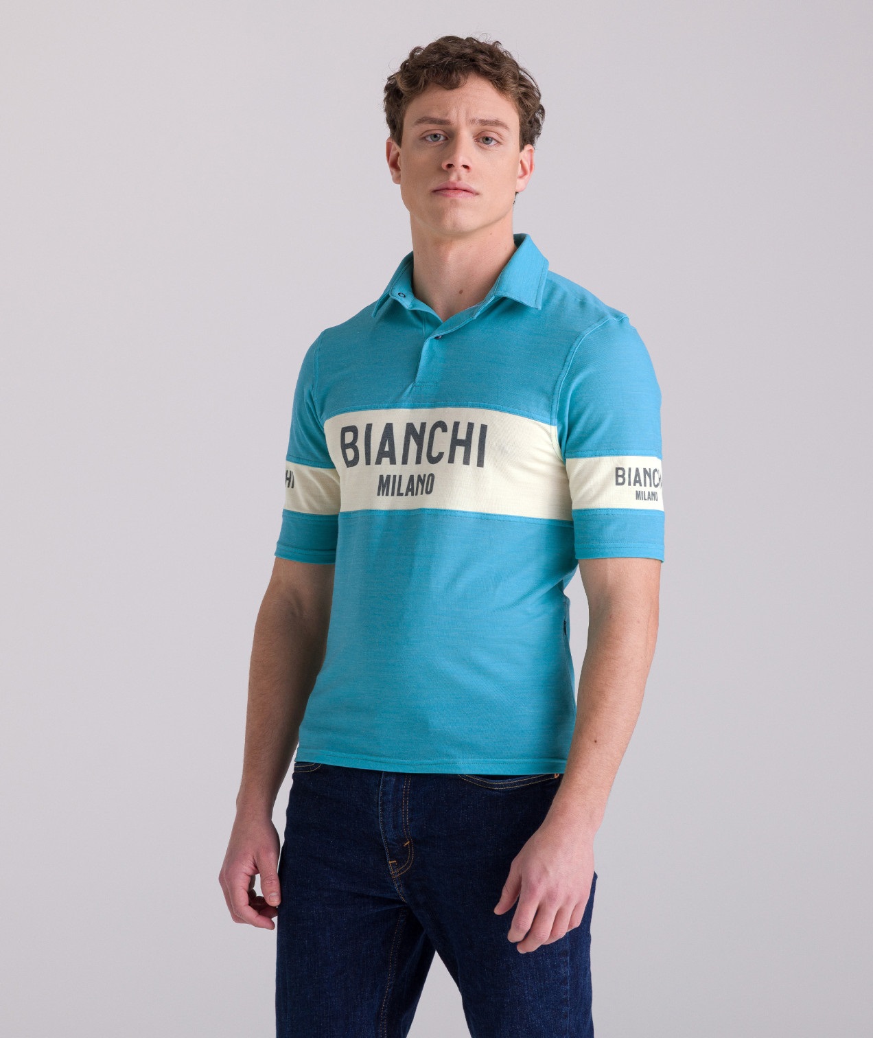 retro_polo_lifestyle_celeste_bianchi_milano_2025