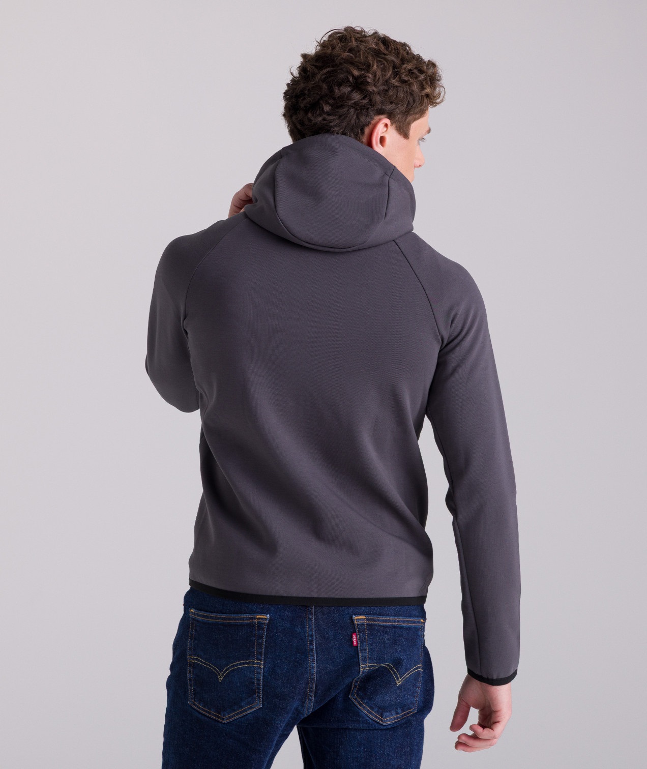 fan_lifestyle_sweat_capuche_gris_bianchi_milano_2025_3
