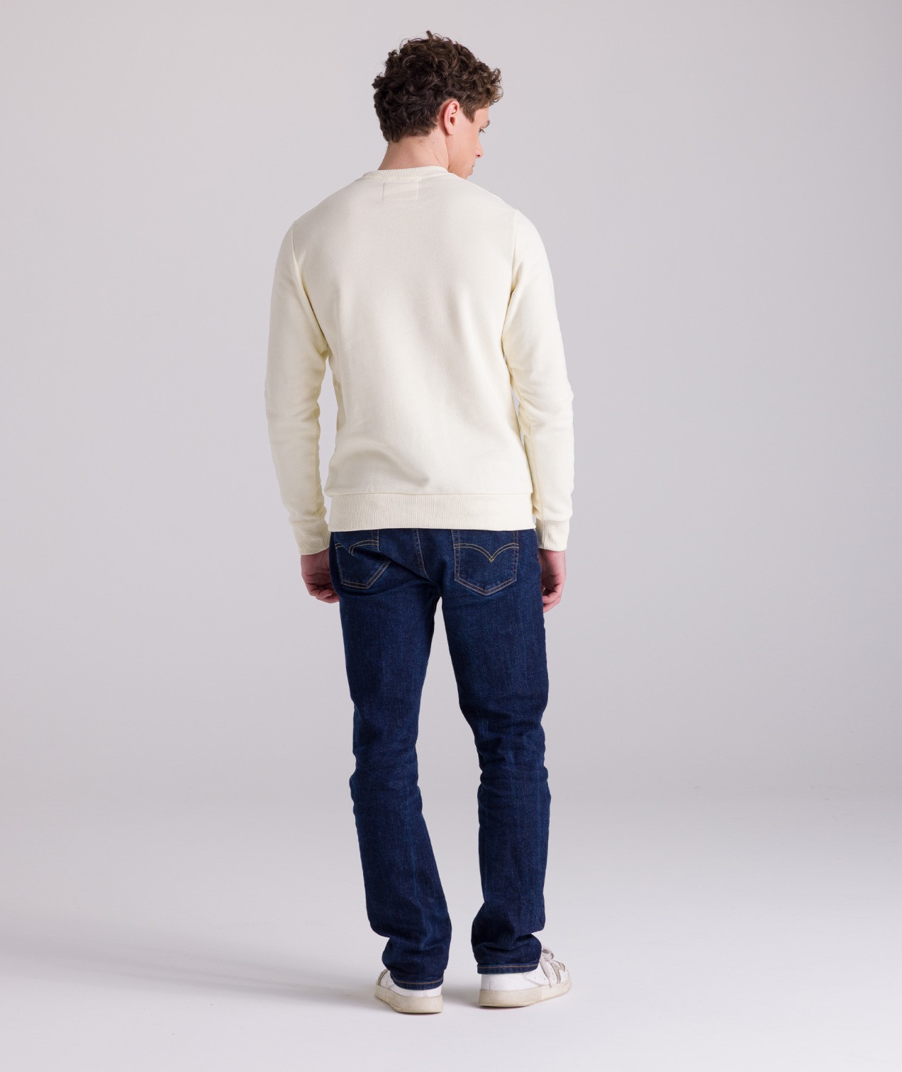 fan_lifestyle_sweat_blanc_bianchi_milano_2025_3