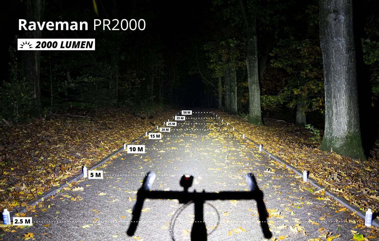 pr2000_eclairage_avant_puissant_ravemen_9