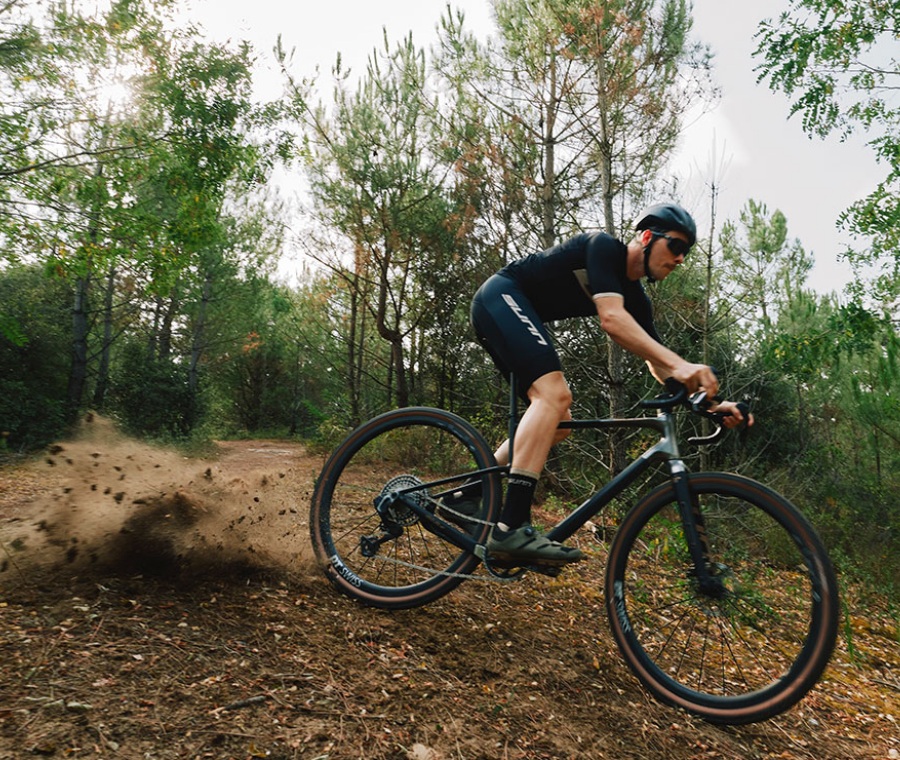 venture_air_finest_velo_gravel_carbone_sunn_2026_3