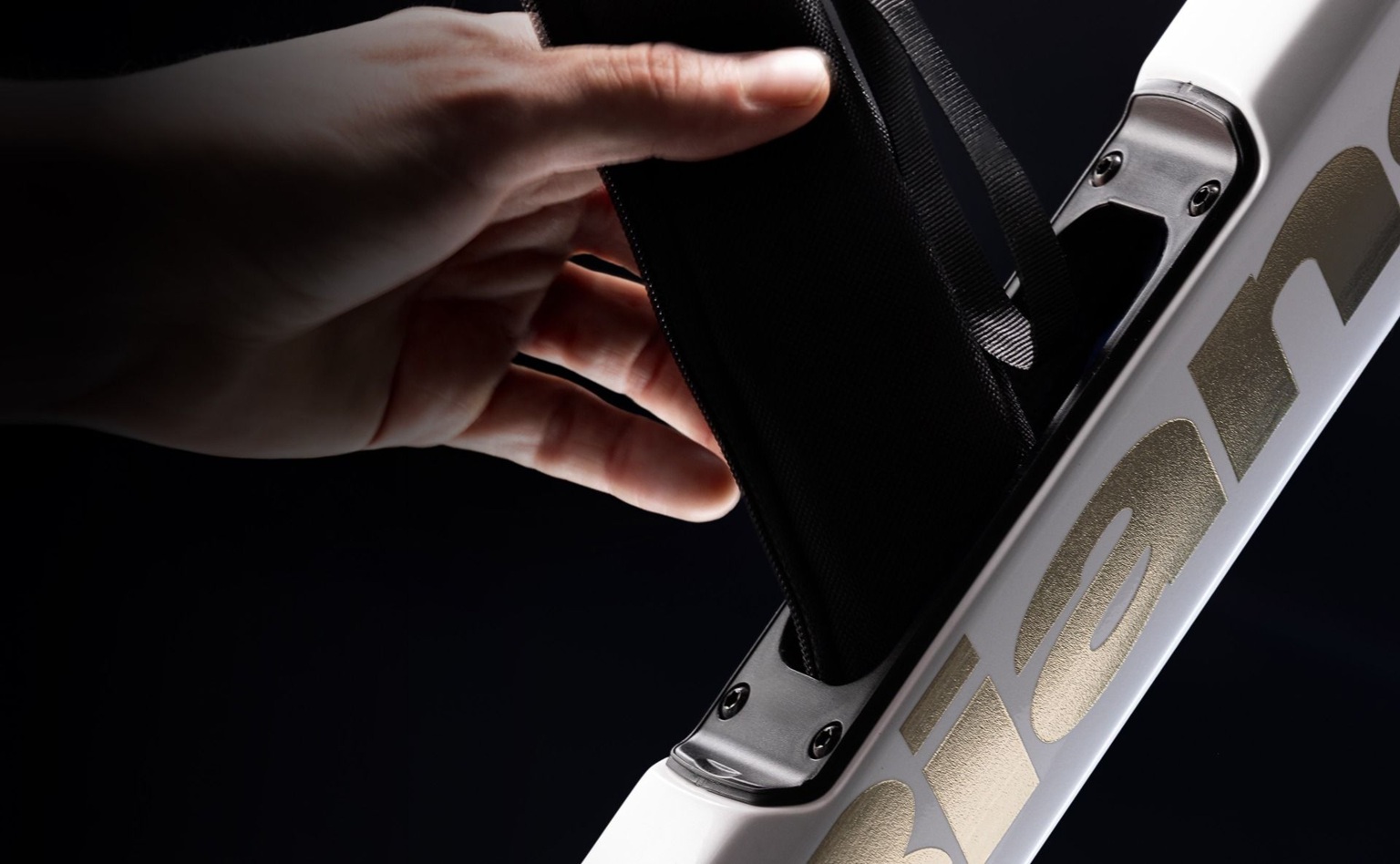 Infinito_pro_ultegra_di2_velo_blanc_argent_bc_bianchi_2026_3