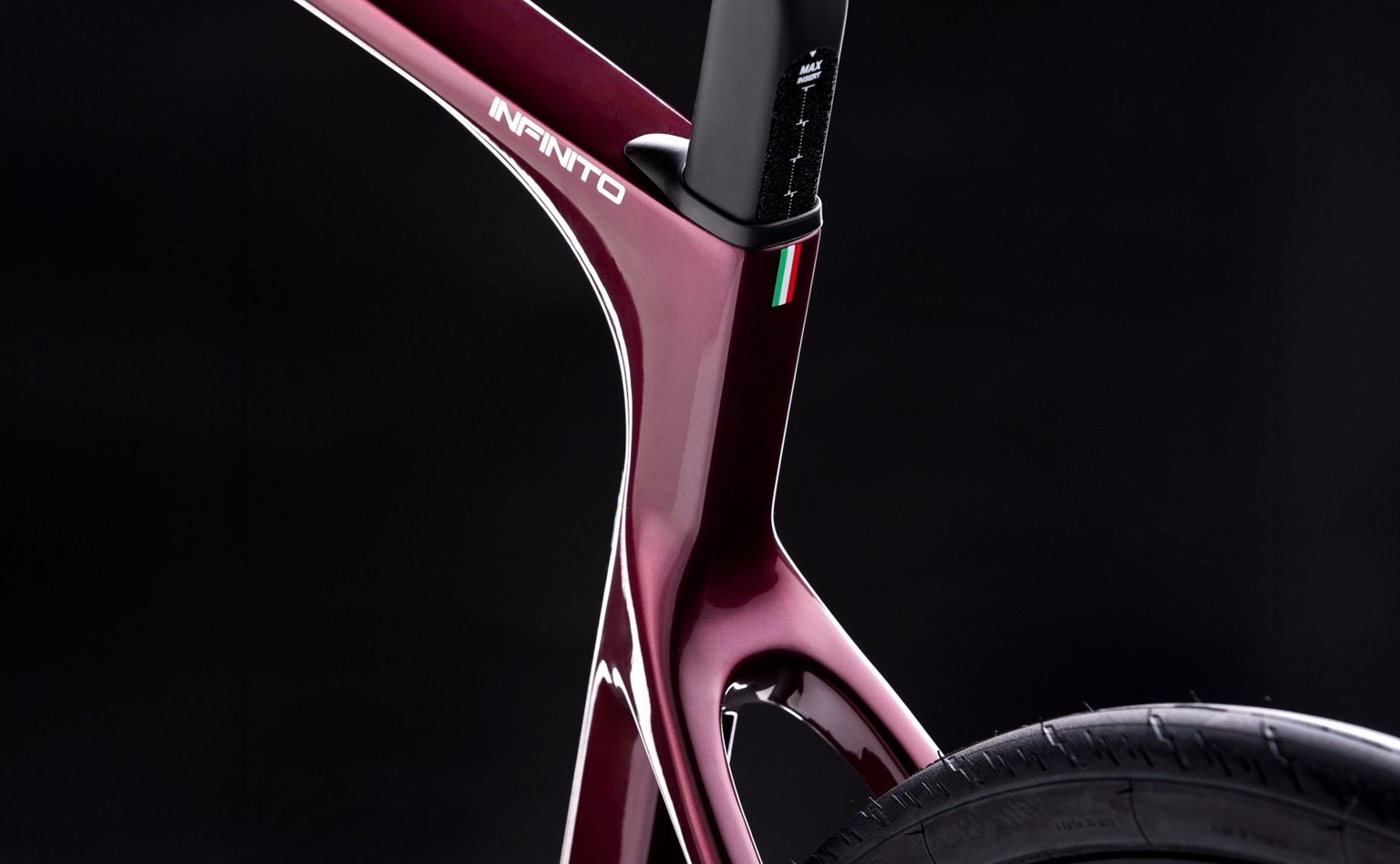 Infinito_105_di2_velo_rouge_rubis_blanc_9g_bianchi_2026_2