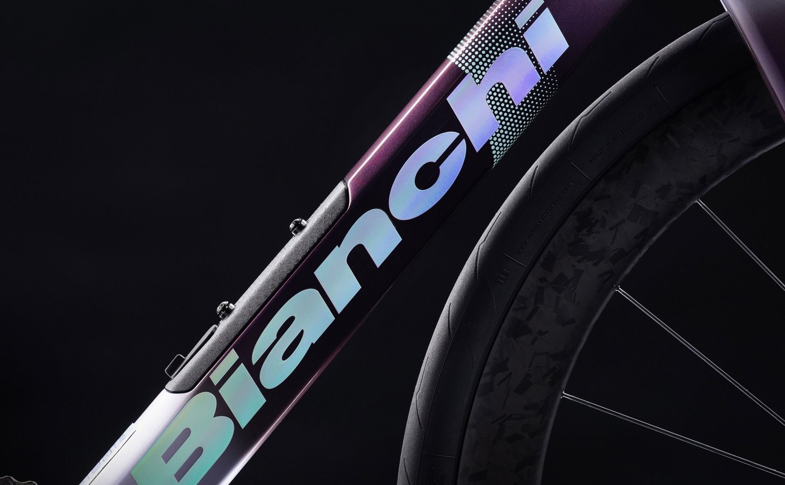 Infinito_launch_edition_velo_violet_iz_bianchi_2026