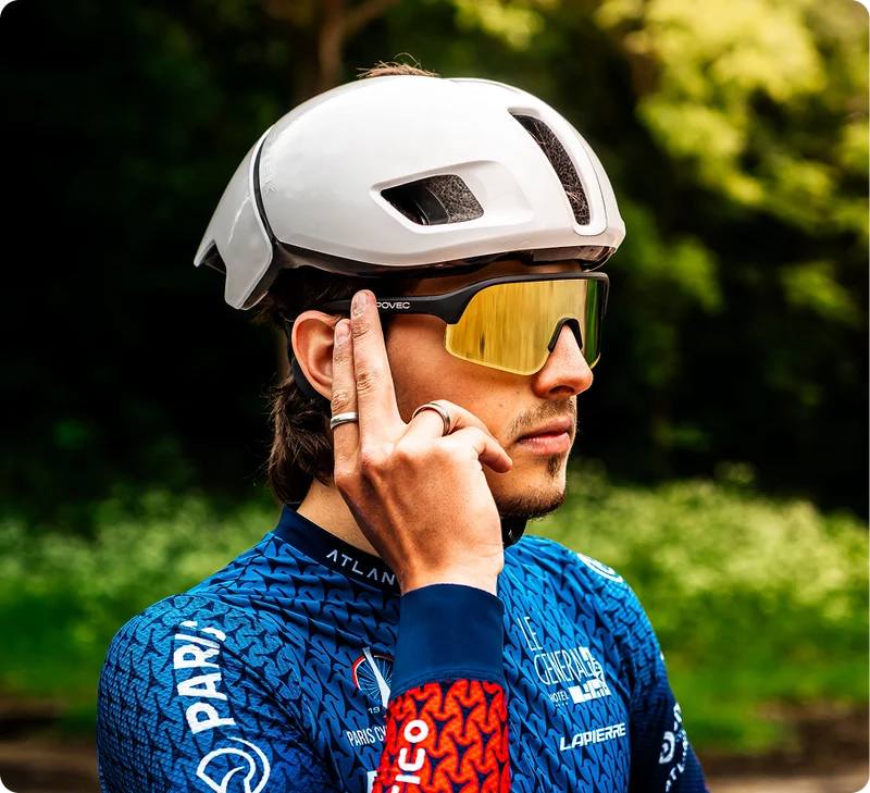 C1_performance_paire_de_lunettes_electrochromic_noir_vert_povec_11