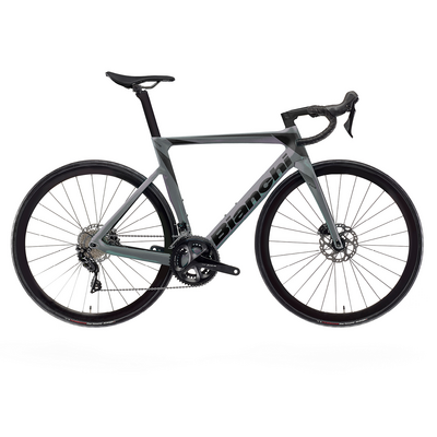 Avis et commentaires de Velo carbone OLTRE RACE 105 DISC 12V graphite cangiate mat AB BIANCHI 2024 Velos route BIANCHI speedcycles