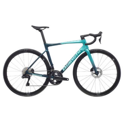 specialissima_pro_disc_ultegra_pwm_4iii_di2_velo_blue_tail_metallic_celeste_ck16_mat_bianchi_yub45ib5_2026