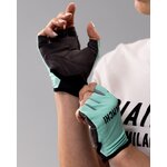 lifestyle_gravel_gants_bianchi_2