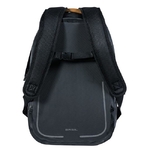 sacoche_arriere_sac_a_dos_urban_dry_backpack_hook_on_system_17l_noir_c9452249_basil_2