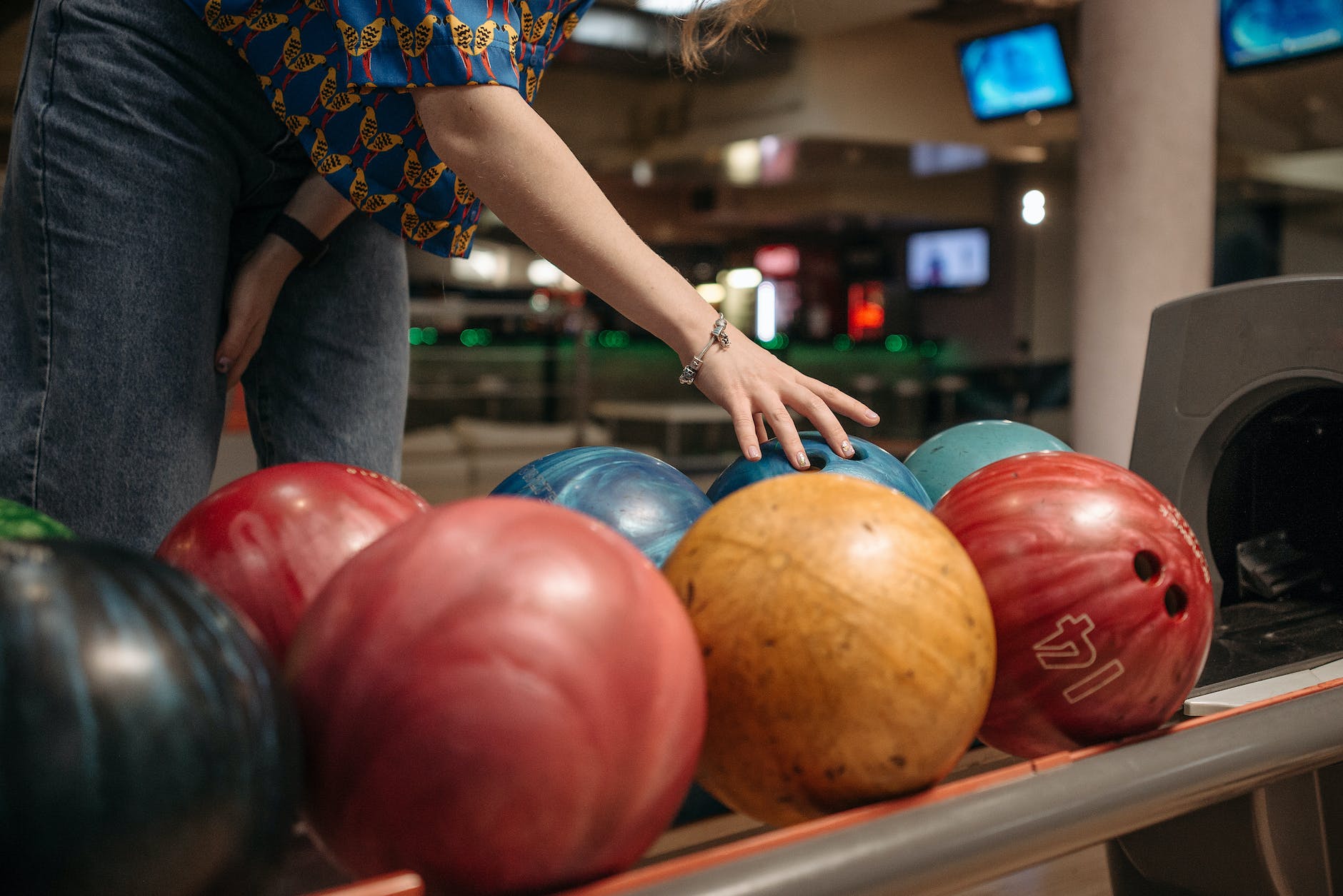 photos gratuites de a l interieur allee de bowling balles