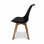 chaises-scandinaves-noires-2